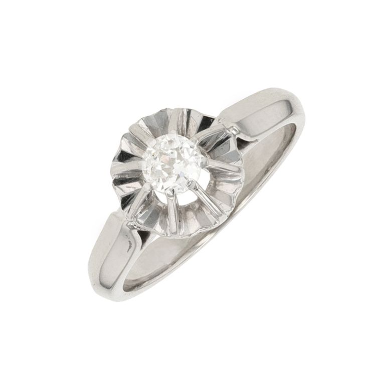 Acheter Solitaire vintage diamant 0.23 carat or blanc 4.10g Comme neuf - 990,00 € Solitaire vintage diamant 0.23 carat or blanc 4.10g Comme neuf - reconditionné disponible sur Gemme Les Bijoux